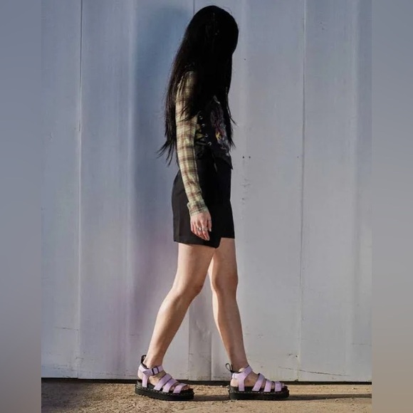 ⚡️SALE⚡️ Dr. Marten’s Blaire Sandals - Picture 2 of 7